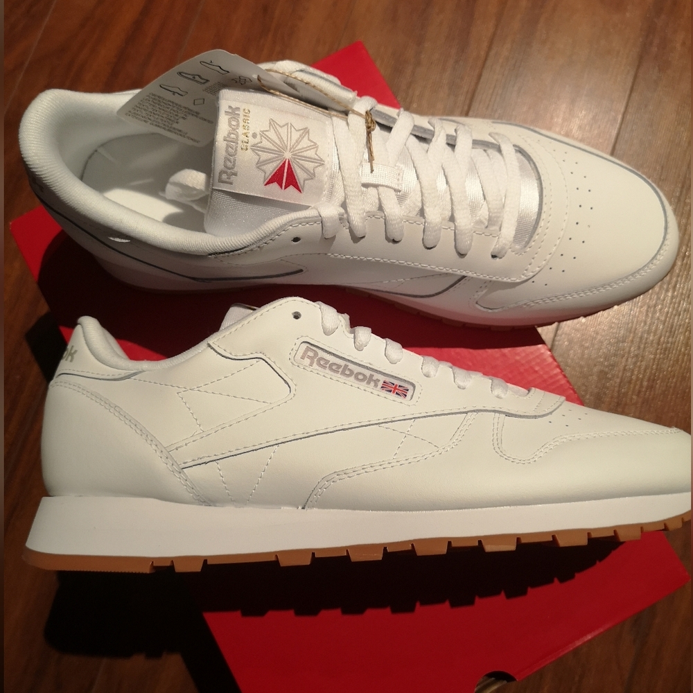 Brand New Reebok White Faux Leather Sneakers Classic Design
